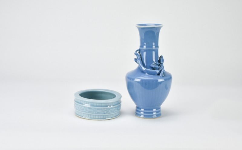 A Blue Glazed &lsquo;Chilung&rsquo; Vase And Blue Glaze Brush Washer (2 Pcs),Late Qing