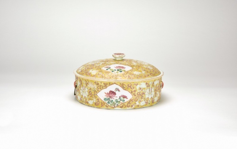 A Yellow Ground Famille Glazed Floral Cover Dish