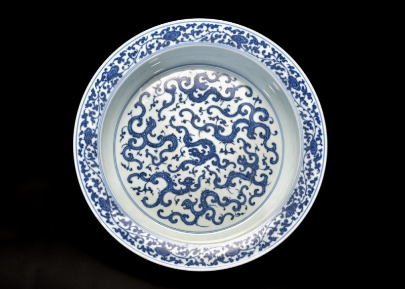 A Large Blue And White Porcelain &lsquo;Chilung&rsquo; Basin