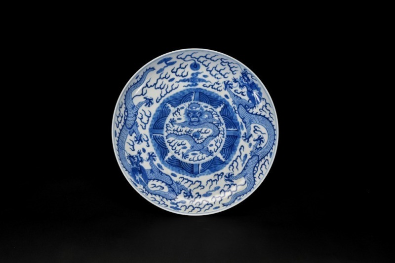 A Blue And White &lsquo;Dragon&rsquo; Plate,