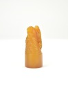 A Yellow Shoushan Stone Carved &lsquo; Double Koi&rsquo; Seal - 3