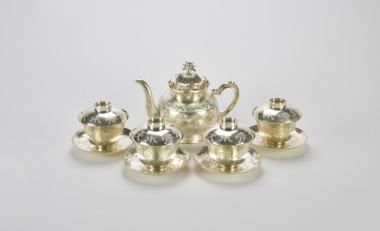 Set of Four Chinese Silver Gaiwan Tea Cups with Saucers and Covers, (5 Pcs) Late Qing/Republic