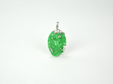 A Carved Green Jadeite Pendant Mounted 18k White Gold And Diamonds翡翠 : 30 X 21.4 X 2.8 mm