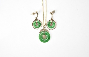 A Set Of Three Jadeite (Pendant And Pair Of Earring)With 14k Gold Necklace