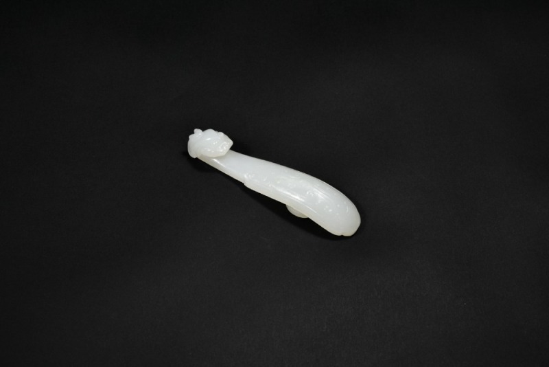 A Finely Carved White Jade &lsquo;Dragon&rsquo; Ruyi Belt Hook, Qianlong Period (18th Century)