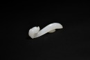A Graceful White Jade &lsquo;Dragon&rsquo; Ruyi Belt Hook, Qing Dynasty, 18th&ndash;19th Century - 6