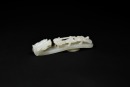 A Fine White Jade Belt Hook with Chilong Design, Qing Dynasty - 3
