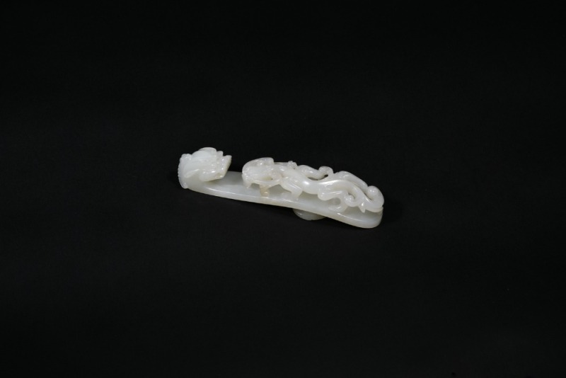 A Fine White Jade Belt Hook with Dragon Head and Chilong Design, Qing Dynasty, 18th&ndash;19th Century