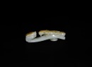 A Finely Carved White Jade Belt Hook with Russet Inclusions and Chilong Design, Qianlong Period (1736&ndash;1795) - 6