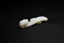 A White Jade Belt Hook with Dragon Head and Mouse Motif, Qing Dynasty, 18th&ndash;19th Century - 3