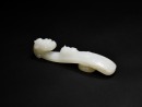 A White Jade Belt Hook with Dragon Head and Mouse Motif, Qing Dynasty, 18th&ndash;19th Century - 7