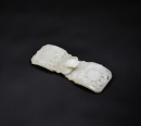 White Jade Openwork Belt Buckle with Bats and Shou Medallions, Qing Dynasty (18th&ndash;19th Century) - 4