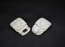 White Jade Openwork Belt Buckle with Bats and Shou Medallions, Qing Dynasty (18th&ndash;19th Century) - 7