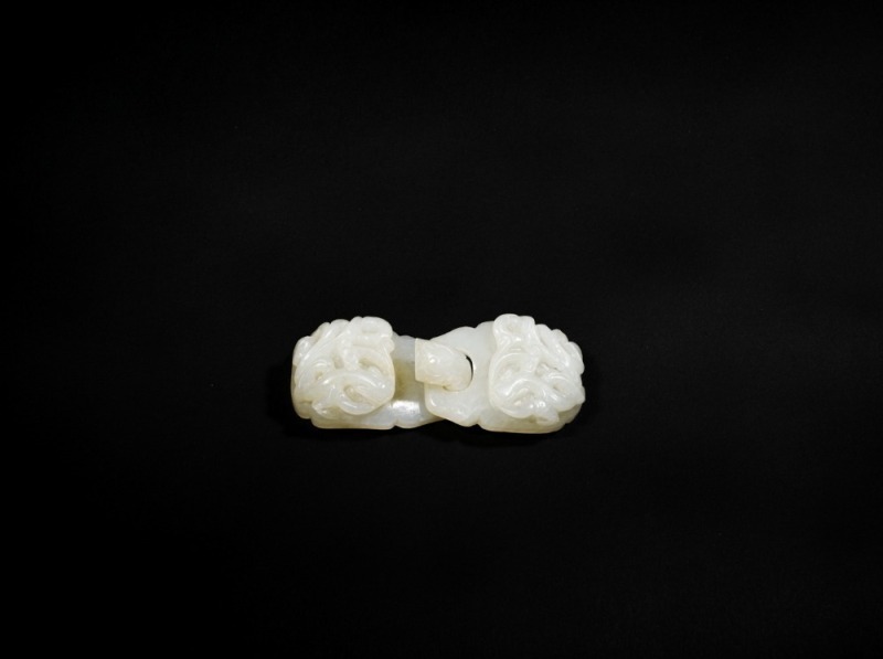 White Jade Belt Buckle Carved with Two Chilong Dragons, Qing Dynasty (18th&ndash;19th Century)