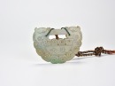 An Icy Jadeite &lsquo; Yi Jie Mei Shou&rsquo; with Chi Dragons Pendant, Late Qing to Republic Period (late 19th&ndash;early 20th century) - 4
