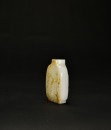 A Yellow-Russet and White Jade Snuff Bottle Carved with &lsquo;Double Magpies and Plum Blossoms&rsquo; &ndash; Joy Up to the Eyebrows, Qing Dynasty (18th&ndash;19th Century) - 4