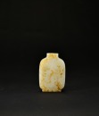 A Yellow-Russet and White Jade Snuff Bottle Carved with &lsquo;Double Magpies and Plum Blossoms&rsquo; &ndash; Joy Up to the Eyebrows, Qing Dynasty (18th&ndash;19th Century) - 5
