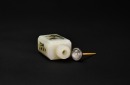A Painted White Jade Snuff Bottle with Landscape and Floral Designs, Qing Dynasty (19th Century) - 8