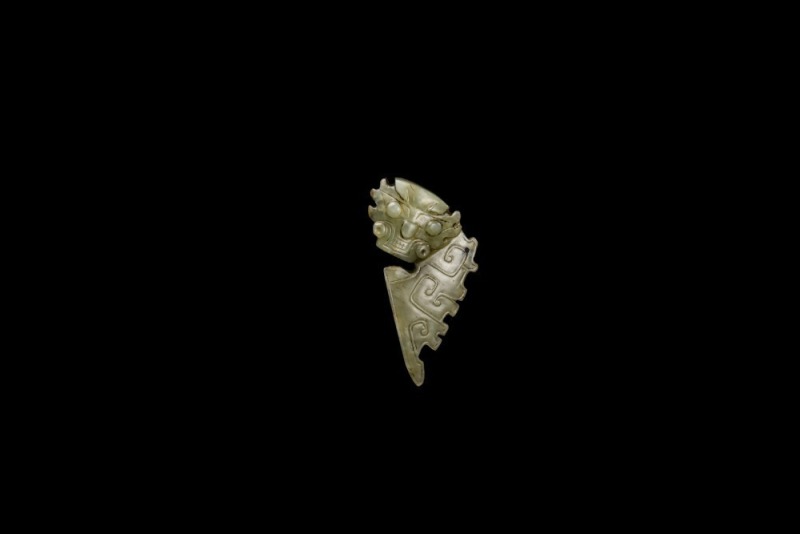 A Rare Archaic Celadon Jade Beast-Head Pendant, Shang Dynasty