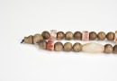 A Necklace of Agarwood, Red Agate, and White Jade Beads (Qing Dynasty or Earlier) - 3