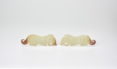 A Pair of Jade Tigers with Coiled Tails, Shang Dynasty (circa 1600&ndash;1046 BC)