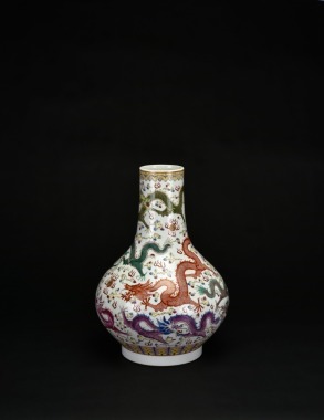 Qing Dynasty, Guangxu Period &mdash; A Famille-Rose &lsquo;Nine Dragons Pursuing the Flaming Pearl&rsquo; Tianqiuping