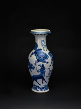 A Fine and Large Chinese Blue and White &ldquo;Hundred Beasts&rdquo; Vase, Qing Dynasty