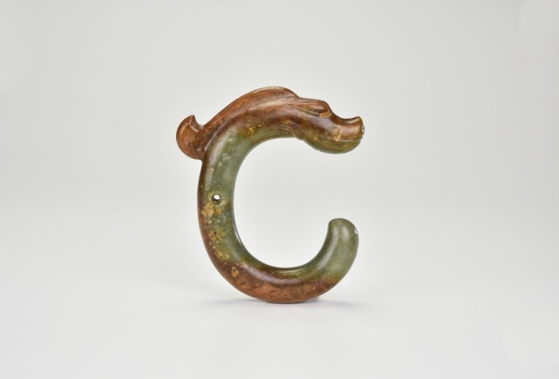 A Carved Jade Dragon Pendant (C-Shaped &lsquo;Zhilong&rsquo;)Hongshan