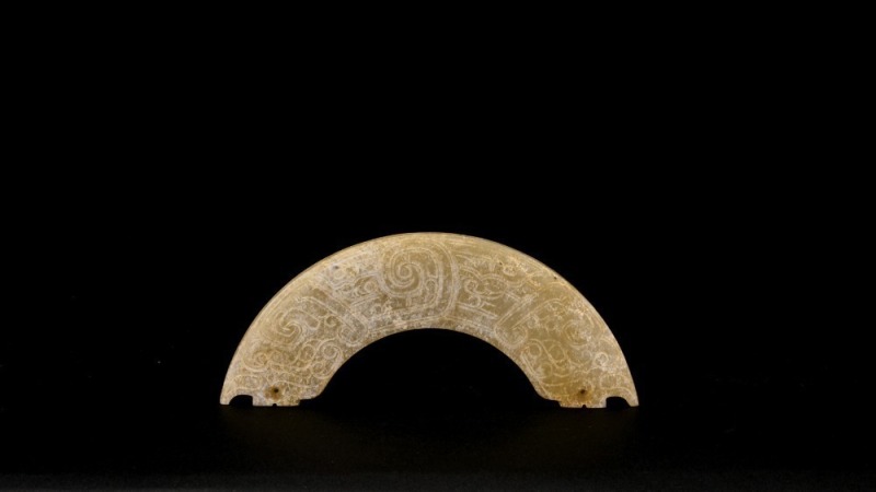 A Carved Jade Crescent Pendant With Dragon Motifs (Huang) Western Zhou Dynasty