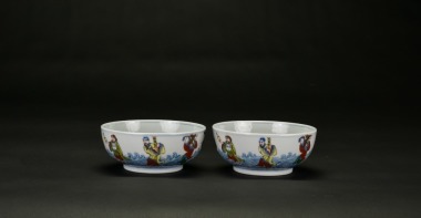 A Pair of Blue and White Famille-Glazed &lsquo;Eight Immortals&rsquo; Bowls. 19th Century.