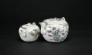 A Pair of Famille-Rose Teapots with Figural Decoration - 2