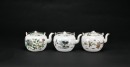 A Group of Three Famille-Rose Porcelain Teapots, Tongzhi Period - 4