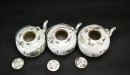 A Group of Three Famille-Rose Porcelain Teapots, Tongzhi Period - 7