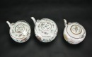 A Group of Three Famille-Rose Porcelain Teapots, Late Qing/Republic - 7