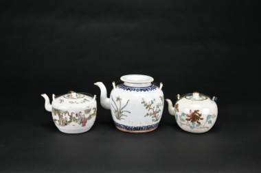 Three Famille-Rose Porcelain Teapots, Late Qing/Republic