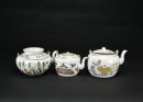 A Group of Three Famille-Rose Porcelain Teapots, Late Qing/Republic - 5