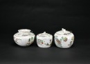 A Group of Three Famille-Rose Porcelain Teapots, Late Qing/Republic - 7