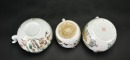 A Group of Three Famille-Rose Porcelain Teapots, Late Qing/Republic - 11