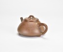 A Chinese Yixing Zisha Teapot, Marked &ldquo;Jingxuan Zisha Chayi Leyuan&rdquo; - 7