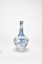 Late Qing. A Chinese Blue and White Long-Neck Vase, Qianlong Mark - 5