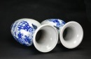 A Pair of Blue and White &lsquo;Antiques&rsquo; Vases with Openwork Handles In Qing Dynasty - 5