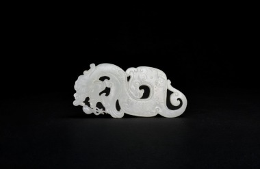 Qing Dynasty White Jade &lsquo;Dragon and Pearl&rsquo; Pendant