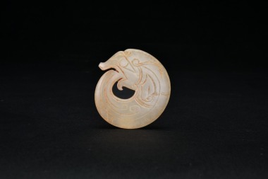 Jade Dragon Pendant Western Zhou Dynasty, c. 1046&ndash;771 BC