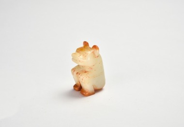 A Jade Bear-Form Pendant Shang Dynasty, c. 1600&ndash;1046 BC