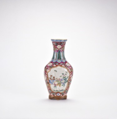 A Famille Rose Wall Vase with Figure Scene. Qianlong six-character mark.