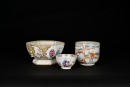 A Group of Three Chinese Export Famille Rose Porcelain Tea Wares with Figural Decoration. Qing Dynasty - 2