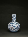 A Blue and Iron-Red &lsquo;Mythical Beast&rsquo; Decorated Long-Neck Vase - 3