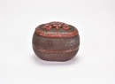 A Carved Polychrome Cinnabar and Black Lacquer Heart-Shaped Covered Box. Qing Dynasty - 2