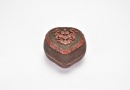 A Carved Polychrome Cinnabar and Black Lacquer Heart-Shaped Covered Box. Qing Dynasty - 5