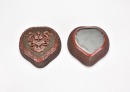 A Carved Polychrome Cinnabar and Black Lacquer Heart-Shaped Covered Box. Qing Dynasty - 7